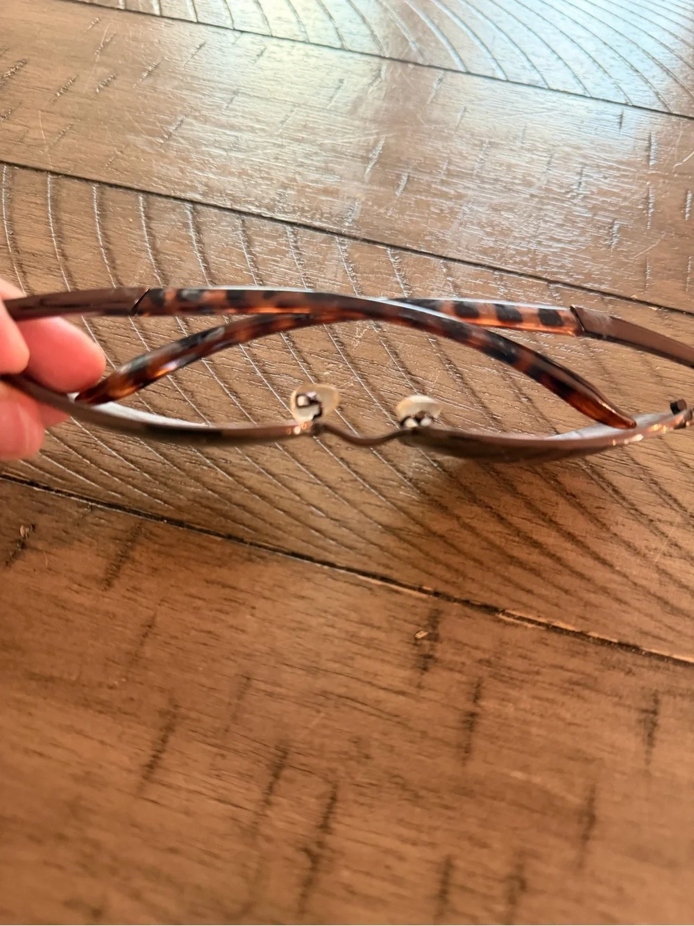 Vintage Jones new york oval sunglasses tortoise JNM1188CH 90s Y2k wire frame